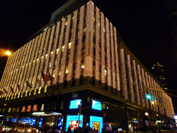 BLOOMINGDALE'S